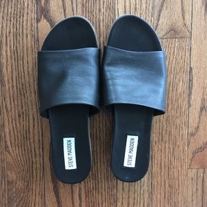 Steve Madden Leather Flats